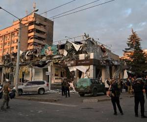 El restaurante fue objeto de un ataque con cohetes rusos.