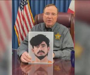 Según las autoridades, el migrante confesó que prendió fuego a la estructura con la intención de ser detenido y así acelerar su deportación a Honduras.