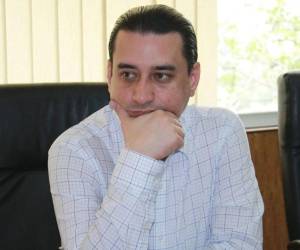 La condena que en juicio oral y público se pretende obtener contra el exdirector de Invest-H y su exadministrador es por los delitos de fraude y violación .