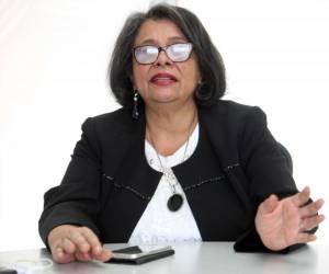 Castellanos se mostró sorprendida luego de que Luis Javier Santos y Mario Urquía quedaran fuera del proceso.