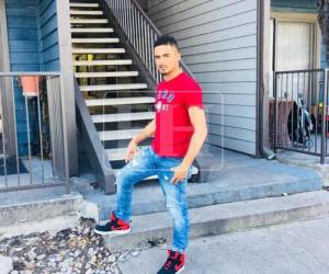 La Nochebuena, un día antes de la Navidad, Darwin Urbina llegó a hospedarse en un hotel de San Pedro Sula para luego continuar su ruta hacia su destino: volver a ver a su familia tras 13 años viviendo en Estados Unidos. Sin embargo, fue asesinado horas antes de poder concretar su reencuentro. ¿Con quién estaba?