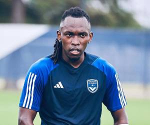 Alberth Elis se encuentra en Francia recuperándose de su lesión.