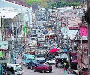 El barrio Concepción ofrece una gran variedad de servicios y artículos para la ciudadanía ya que este es el lugar con más vida comercial de la capital, a excepción de los mercados y bulevares.
