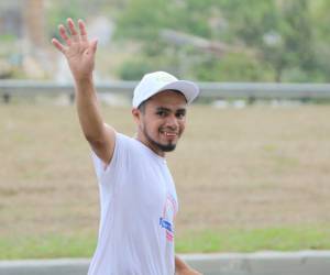 Selvin siguió corriendo hasta llegar a Tegucigalpa al lado de Shin Fujiyama y cientos de hondureños que apoyan la educación de la niñez hondureña.