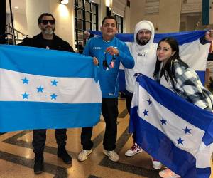 La comunidad hondureña también está presente en el gran combate de esta noche.