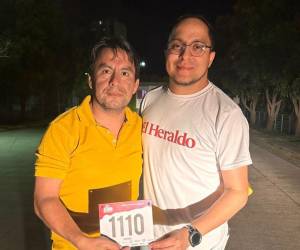 Con el número 1110, Nelson Alvarado fue el primero de los 1,300 competidores que este domingo demostrarán sus destrezas ciclísticas en la capital.