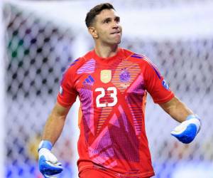 ”El Dibu” Martínez volvió a ser el el salvador de Argentina en una definición por penales.