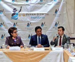 Los magistrados de la CSJ se reunieron con diputados del Congreso Nacional para analizar la instalación de la CICIH en Honduras.