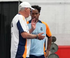 ¿Cómo será el primer 11 titular del Real Madrid de Ancelotti de cara a la temporada 2024-25? Los blancos se medirán ante el AC Milan (6:30 pm de Honduras) en juego amistoso en el Soldier Field, de Chicago, Estados Unidos