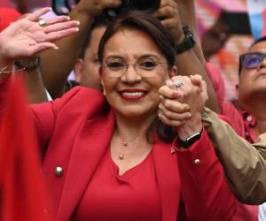 Castro se sumó al llamado de su esposo Manuel Zelaya Rosales para conmemorar el Día del Trabajador.