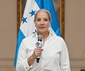 Con un perfil discreto y una trayectoria marcada por el trabajo social, Lissette del Cid se perfila como la futura primera dama de Honduras para el período 2026-2030, tras el triunfo electoral de su esposo, el presidente electo Nasry Asfura.