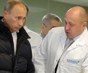 En el avión viajaban diez personas, que según las autoridades del sector aéreo ruso murieron.