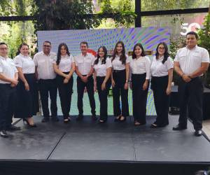 La cadena 100 % hondureña premia la fidelidad de sus clientes con atractivos dispositivos de última tecnología y entretenimiento.