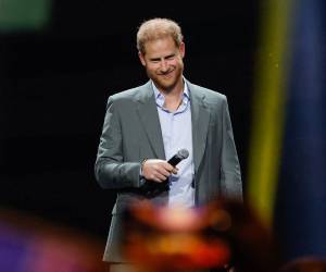 Enrique bromeó diciendo al ministro que podría “dirigir a la selección nacional”, a lo que este respondió que ya tenía “bastantes problemas”.