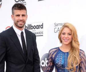 Desde la psicología se han establecido varias etapas para transitar el duelo, entiéndase por duelo, por ejemplo, perder a una persona amada por muerte o perder a una persona amada por otras circunstancias, como la de Shakira. Según los expertos la negación, el enojo, la negociación, la depresión y la aceptación constituyen el proceso. Una persona puede vivirlas en ese orden o en otro, y puede volver a alguna o varias más de una vez. En ese sentido ¿qué dicen las canciones de Shakira sobre su proceso de ruptura con Gerard Piqué?