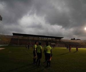 El partido había sido detenido por falta de iluminación en el Estadio Ceibeño.