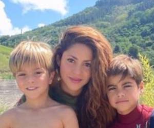 Shakira llevó ella misma a sus hijos a Barcelona para sus vacaciones de verano.