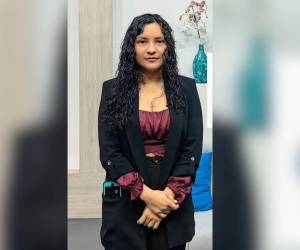 Azalia Espinoza es una profesional del derecho.