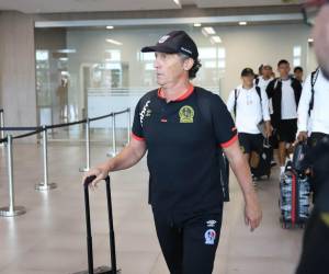 El entrenador del Olimpia llegó caliente a Honduras tras ser humillado por el Atlas de México.