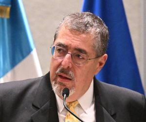 Arévalo aseguró que en su gobierno “ninguna persona será perseguida por sus opiniones”.