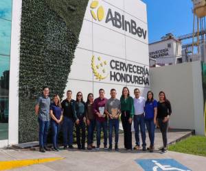 <i>Cervecería Hondureña celebra con sus colaboradores el galardón Bandera Ecológica - Cambio Climático, reafirmando su liderazgo en sostenibilidad.</i>