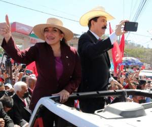 Manuel Zelaya se sumó a las denuncias de conspiración hechas por Xiomara Castro el pasado viernes.