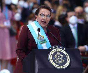 Xiomara Castro prometió “refundar” al país a través de un plan de gobierno que sugería cambios en varias áreas. En su discurso sigue cuestionando la gestión del gobierno anterior.