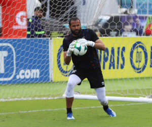 Edrick Menjívar se confiesa sobre lo que paso durante el penal de Motagua.-Olimpia, donde atajo el disparo del pistolero Auzmendi.