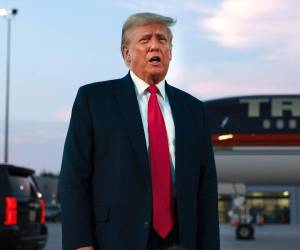 La estrategia de monetizar esta singular imagen ha demostrado el fervor y la movilización que aún rodea al expresidente en el ámbito político y financiero.