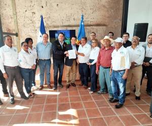 La AMDC y AJJAASFRAM consolidan una alianza estratégica que busca transformar la gestión del agua en el Distrito Central, fortaleciendo a las juntas comunitarias como actores clave para ampliar la cobertura, mejorar la calidad del servicio y garantizar un acceso más equitativo.
