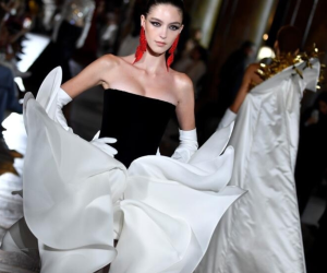 Desfile de alta costura de Stéphane Rolland en la Ópera de París, el 4 de julio de 2023 .