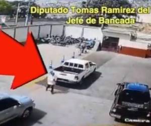 Esta captura de pantalla es parte del video que Luis Redondo habría pedido al cuerpo de seguridad del Congreso para conocer el desplazamiento del diputado Tomás Ramírez.