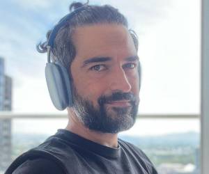 Poncho aseguró que estará trabajando por lo que no se unirá al world tour de RBD.