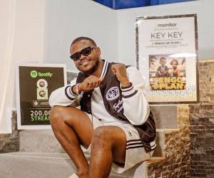 El cantante hondureño Kemrri Miranda, mejor conocido en el ámbito musical como Key Key, está brillando con su más reciente canción denominada “Tengo un plan”. Tema con el que ha puesto a bailar a los hondureños y también a amantes de la música en otros países.