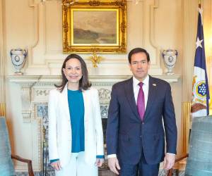 El encuentro, realizado a puerta cerrada en el Departamento de Estado, abordó temas relacionados con una transición política y elecciones en Venezuela.