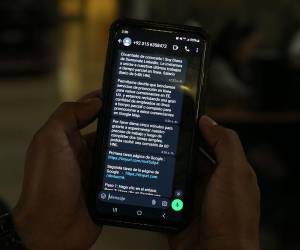 De números desconocidos y que son del extranjero llegan los mensajes a las personas ofreciendo trabajo y premios
