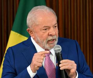 El presidente de Brasil, Luiz Inácio Lula da Silva, habla durante la primera reunión de gabinete de su gobierno en el Palacio Planalto en Brasilia el 6 de enero de 2023.
