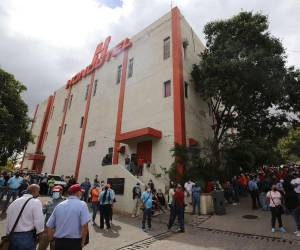 Desde hace una década se impulsa un plan de rescate financiero de la estatal de telecomunicaciones sin obtener resultados.