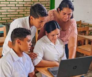 La escuela José Cecilio del Valle en Mata Olancho, es uno de los centros educativos que goza de los servicios gratis de internet.