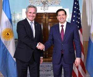 Argentina y <b>Estados Unidos</b> anunciaron este jueves en Washington un acuerdo marco con vistas a la firma de un pacto sobre comercio e inversión