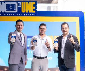 Representantes de la marca muestran la App UNO Plus y la mecánica de participación para los consumidores a nivel nacional, a través de esta iniciativa Gasolineras UNO y Pronto buscan premiar la fidelidad de sus clientes y celebrar la pasión por el deporte.