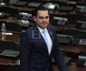 El titular del Congreso Nacional defendió las medidas del Gobierno ante el alza en los combustibles y afirmó que el país mantiene precios más bajos en la región.