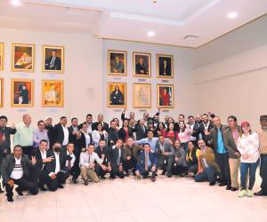 Los diputados de Libre se reunieron anoche en las instalaciones del Banco Central de Honduras junto al expresidente Manuel Zelaya Rosales.