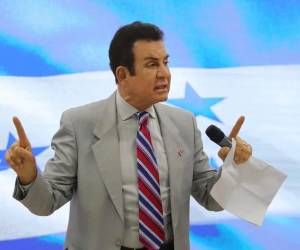 Nasralla dijo que la validación de los resultados «les va a pesar toda la vida» a las autoridades del CNE porque dejaron sin revisar «10.000 urnas que representan más de dos millones de votos».