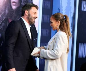 A unos días de que se presentara oficialmente una solicitud de divorcio entre Jennifer López y Ben Affleck, el actor ya ha sido vinculado a una mujer con quien se le ha visto paseando en diferentes puntos de Los Ángeles en estos últimos días. A continuación, los detalles que trascienden.