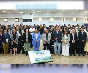 Autoridades del INE y la SAG durante la presentación oficial del Censo Agropecuario Nacional 2024, un herramienta que ayudará a dinamizar el sector.