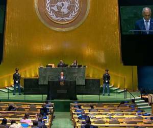 Imagen del momento en que Nasry Asfura brindó su discurso en la 81 Asamblea General de la ONU.