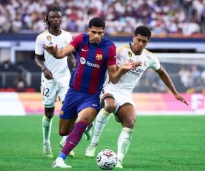 En el último clásico que se enfrentaron el Real Madrid derrotó 2-1 a Barcelona.