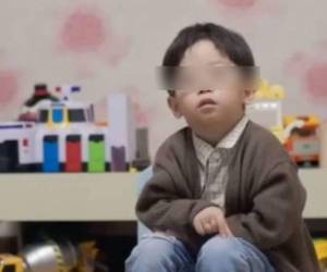 El pequeño Geum Ji Eu causó conmoción en redes sociales con su triste historia.
