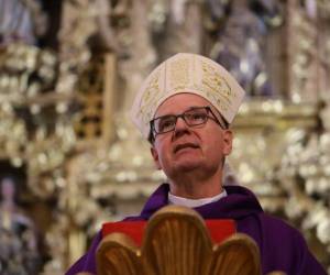 El arzobispo Vicente Nácher reflexionó sobre el sacrificio de Jesucristo y llamó a la humanidad a apostar por la paz y la reconciliación.